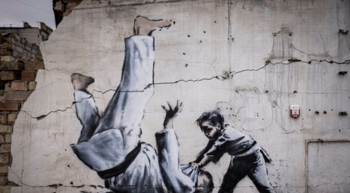 Banksy Street Art: Cel mai bun graffiti al artistului – Ghid esențial al orașului