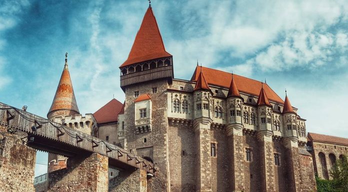 Castele scoțiene frumoase de vizitat – și rezervați