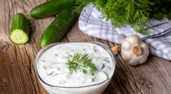 Cea mai bună rețetă vegană autentică de tzatziki