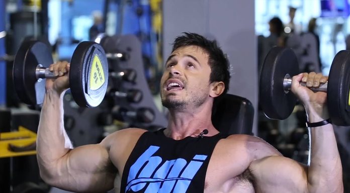 Cel mai bun antrenament de hipertrofie pentru umerii tăi