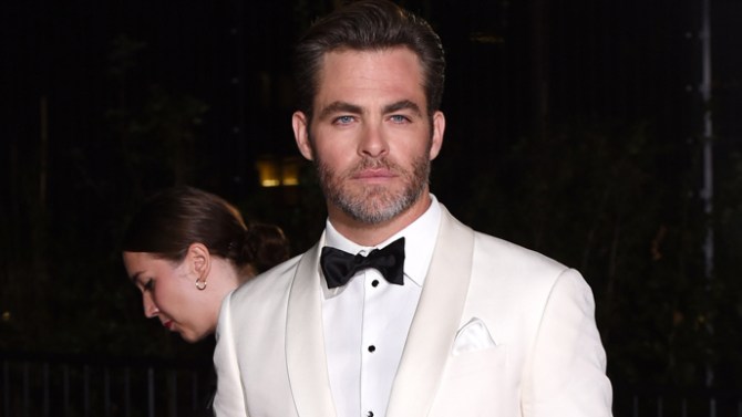 Chris Pine este oficial un rege Disney!