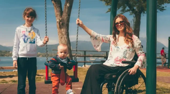 Cum poți face mișcare într-un scaun cu rotile