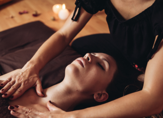 Cum să-i oferi partenerului tău un masaj tantric