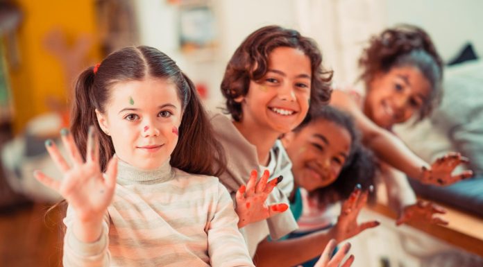 Cum să sensibilizăm copiii la artă?