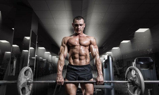 De ce ar trebui să ridici greutăți și să antrenezi forța