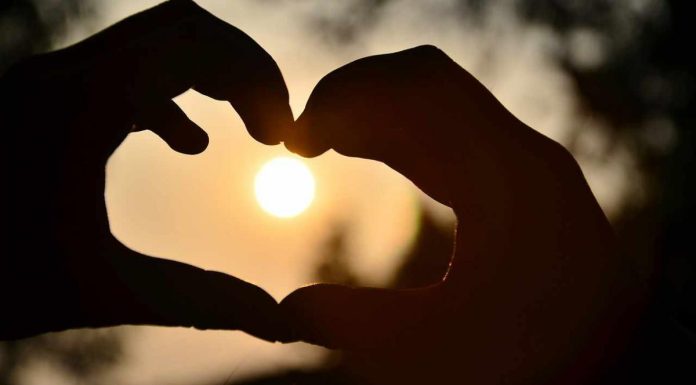 Idei de întâlniri virtuale pentru a fi romantic