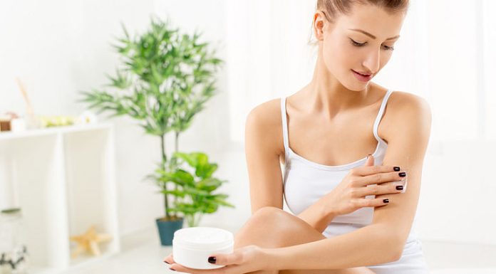 Cum să construiești o rutină franceză de îngrijire a pielii