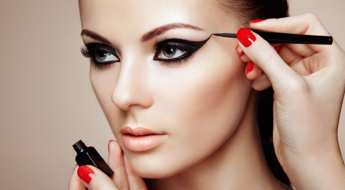 Cum să aplici machiajul ca un artist celebru