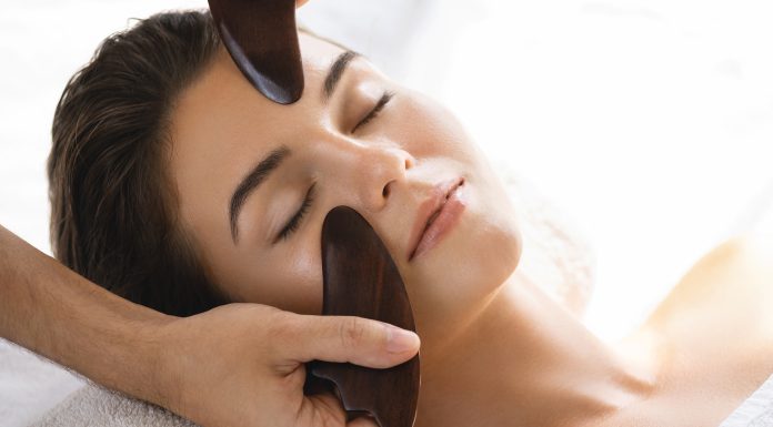 Seruri faciale pentru a-ți îmbunătăți rutina Gua Sha